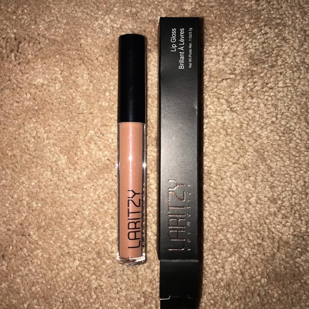 Laritzy Lipgloss in Vibe